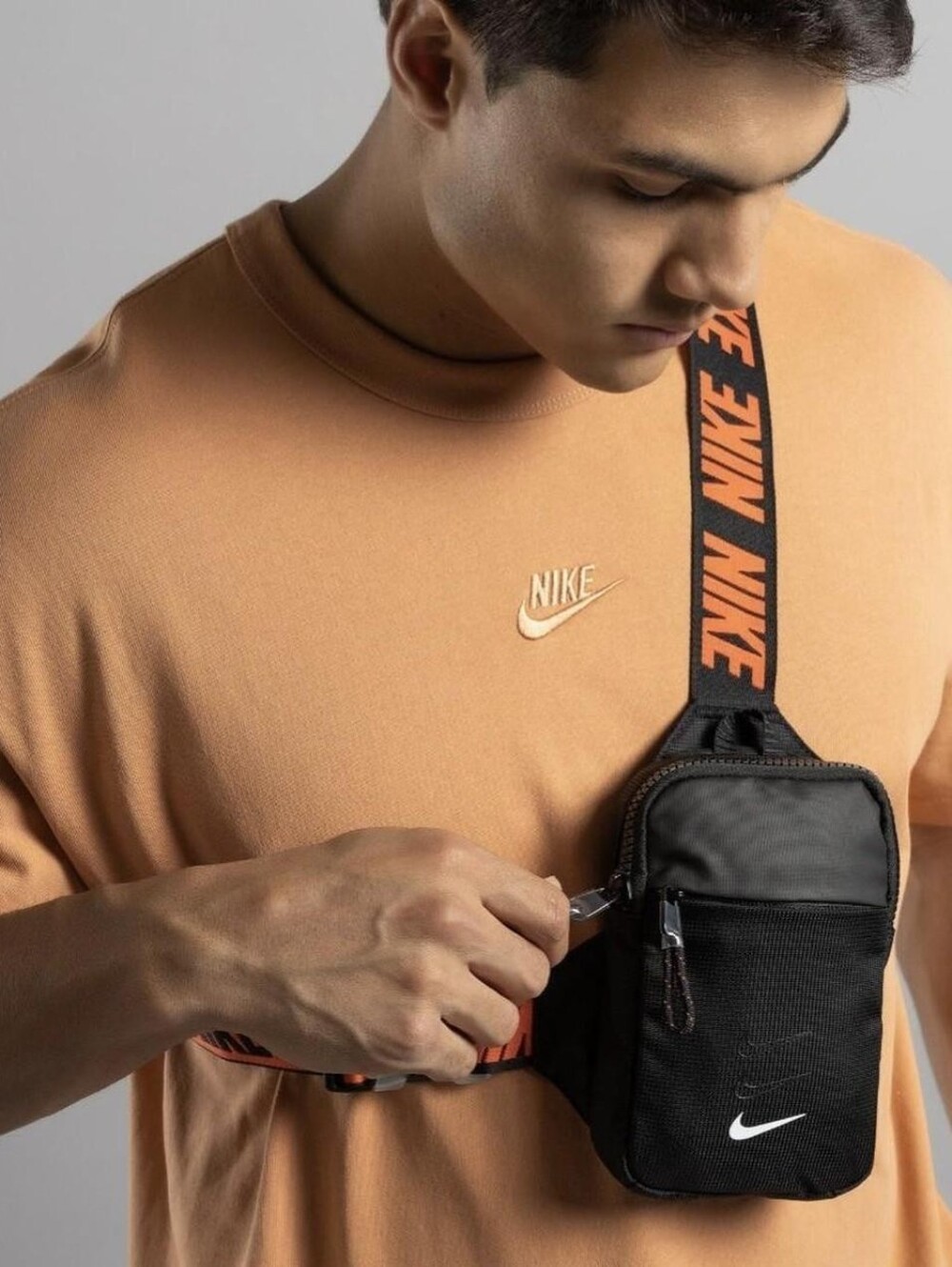 Nike Sportswear Essentials Crossbody Bag Unisex Sling Belt Fanny Pouch Black Red - Picture 2 of 4